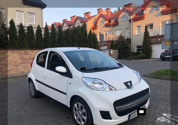 Peugeot 107 cena 12200 przebieg: 150000, rok produkcji 2010 z Gdynia małe 211